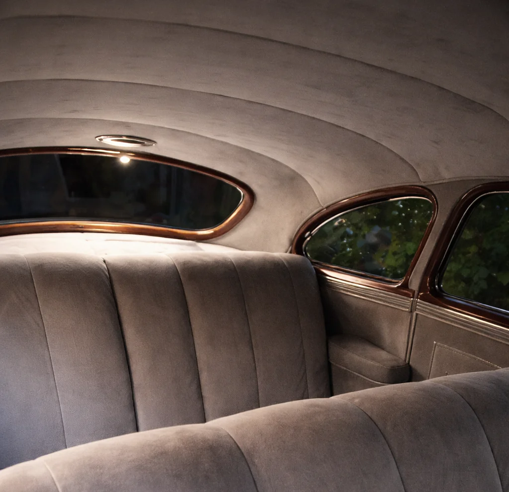 Интерьер Chrysler Windsor 1949: ретро‑салон классического американского авто для аренды в Минске