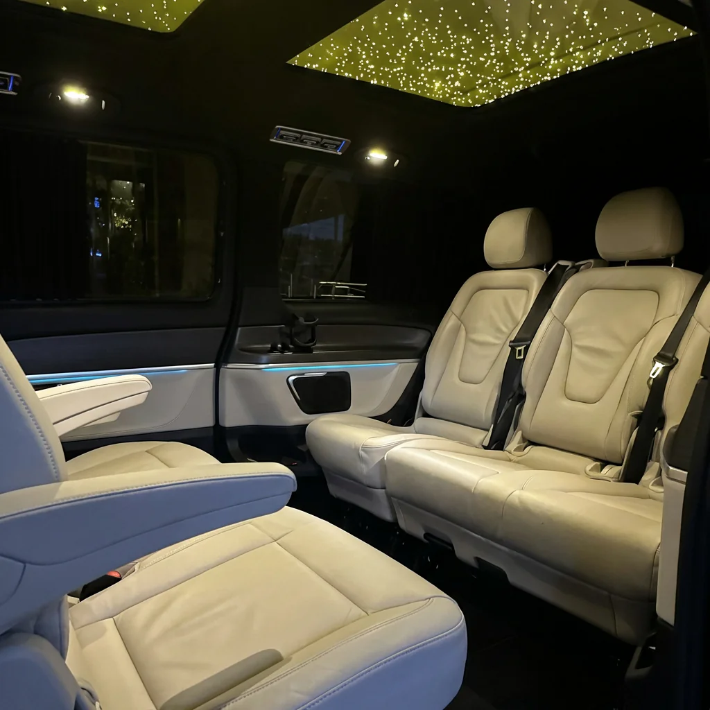 Интерьер Mercedes‑Benz V‑Class на 6 мест: посадка лицом к лицу, столики, Burmester и панорамная крыша