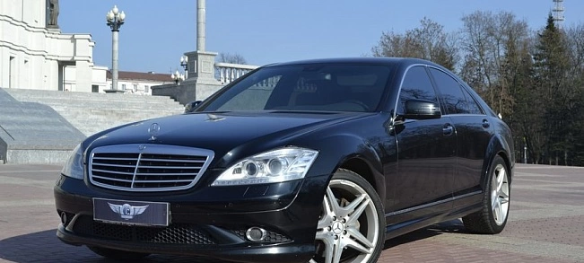 Mercedes-Benz W221 S-Class