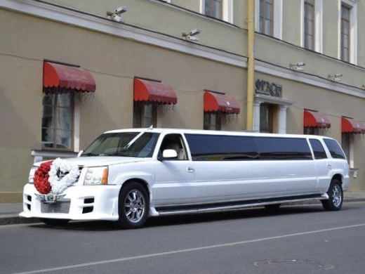 Cadillac Escalade Белого цвета