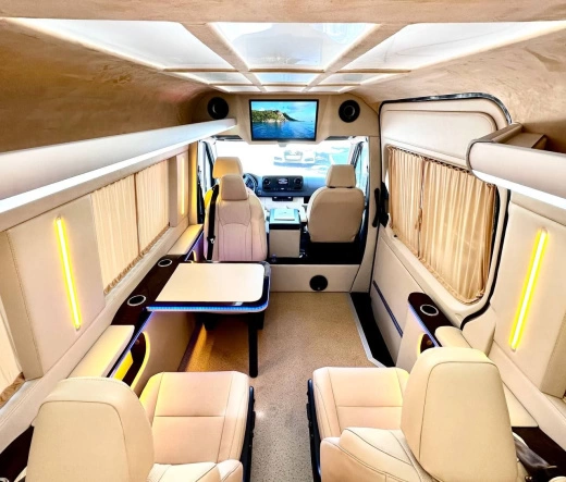 Mercedes-Benz Sprinter Black VIP-8