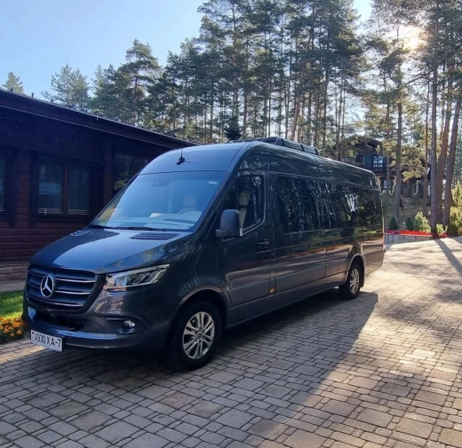 Mercedes-Benz Sprinter Black VIP