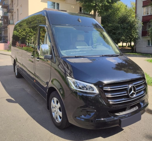 Mercedes-Benz Sprinter Black VIP-8