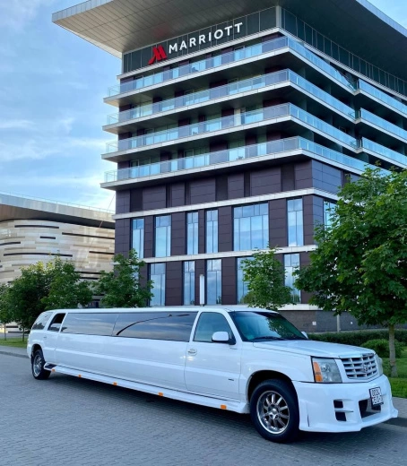 Cadillac Escalade Белого цвета