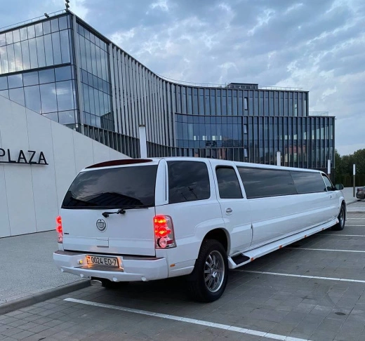 Cadillac Escalade Белого цвета