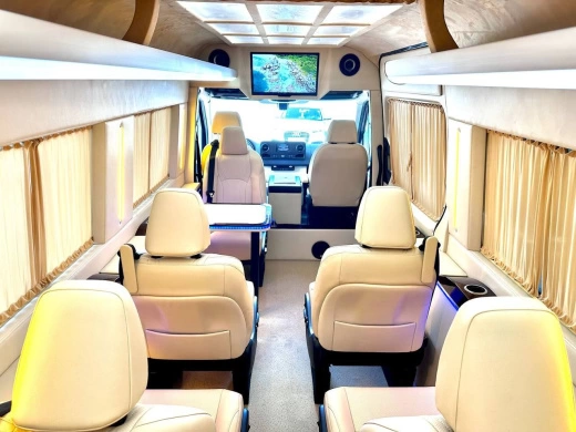 Mercedes-Benz Sprinter Black VIP-8