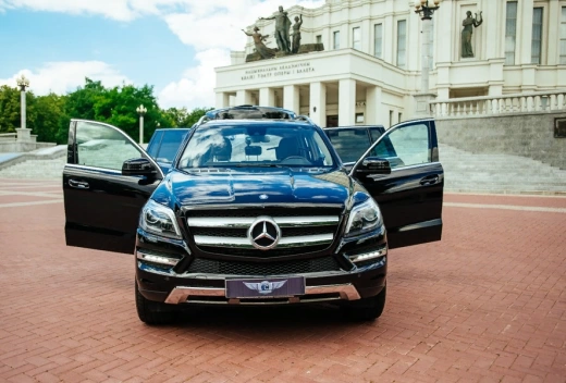 Mercedes-Benz GL Black