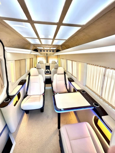 Mercedes-Benz Sprinter Black VIP-8